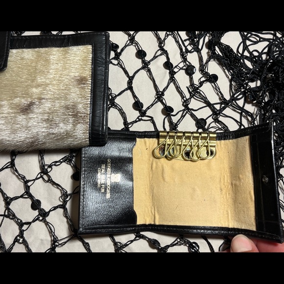 1960s Godfrey & Assoc. Coach hide and seal fur wallet/clutch - Picture 6 of 9